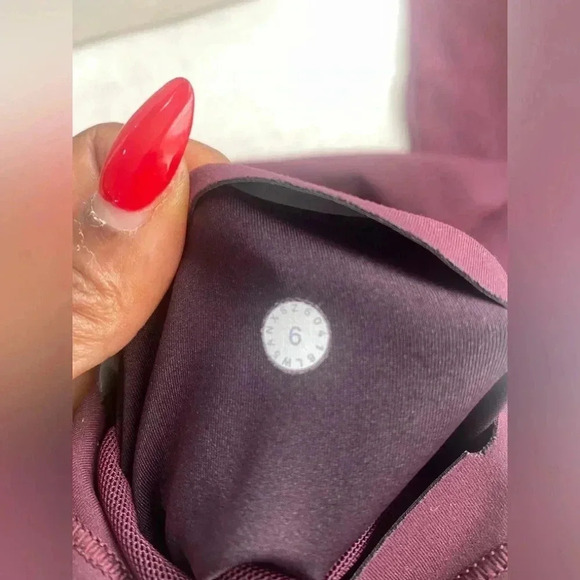 Lululemon In Movement 7/8 Tights Legging’s Everlux 25” in Redwood Size 6 - Picture 4 of 7